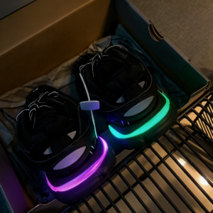 2026 Premium Designer LED Sneakers Fashion Running Shoes Luxury Sport Footwear High End Light Up Shoes Trendy Walking Sneakers